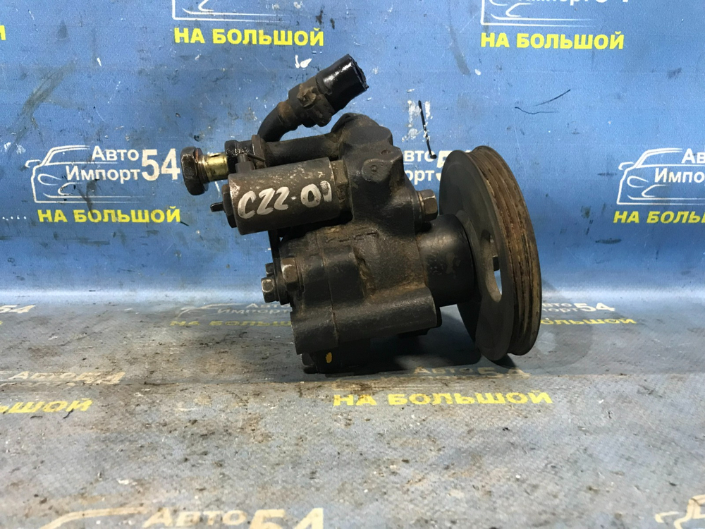 Насос ГУР NISSAN LARGO 1992