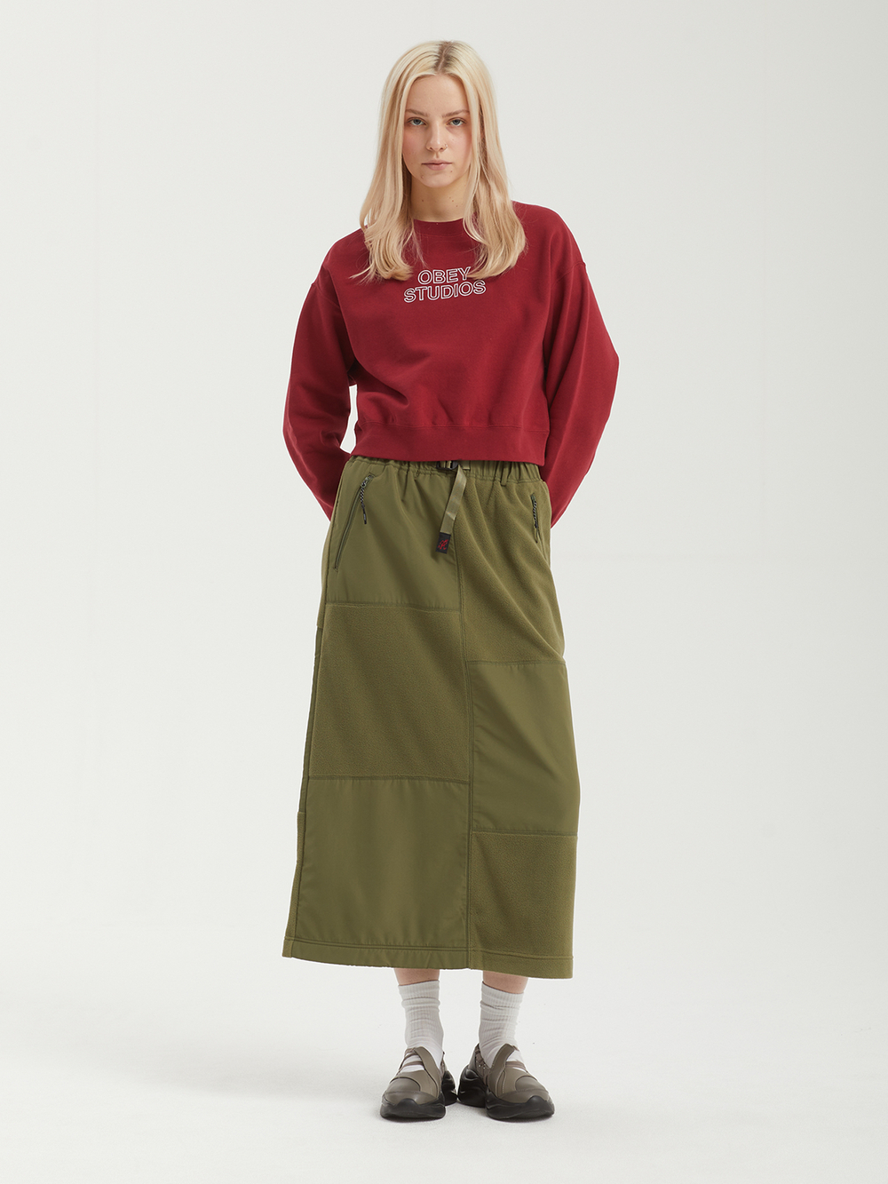 Женская Толстовка Studios Cropped