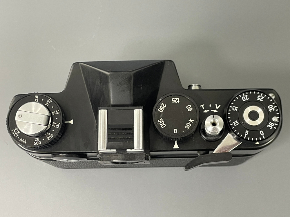 Зенит 12+ Helios 44m-4 2/58