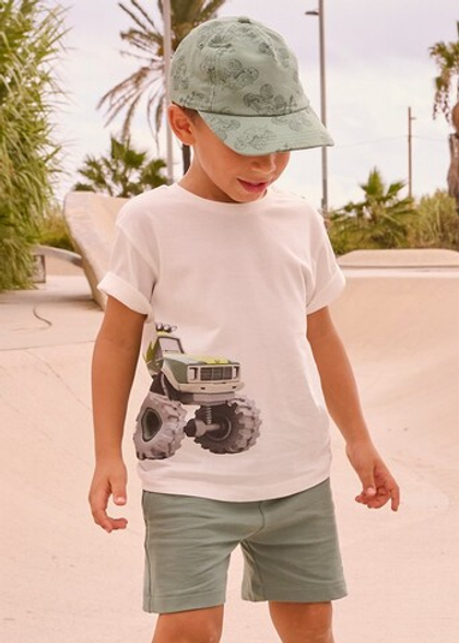 футболка с шортами