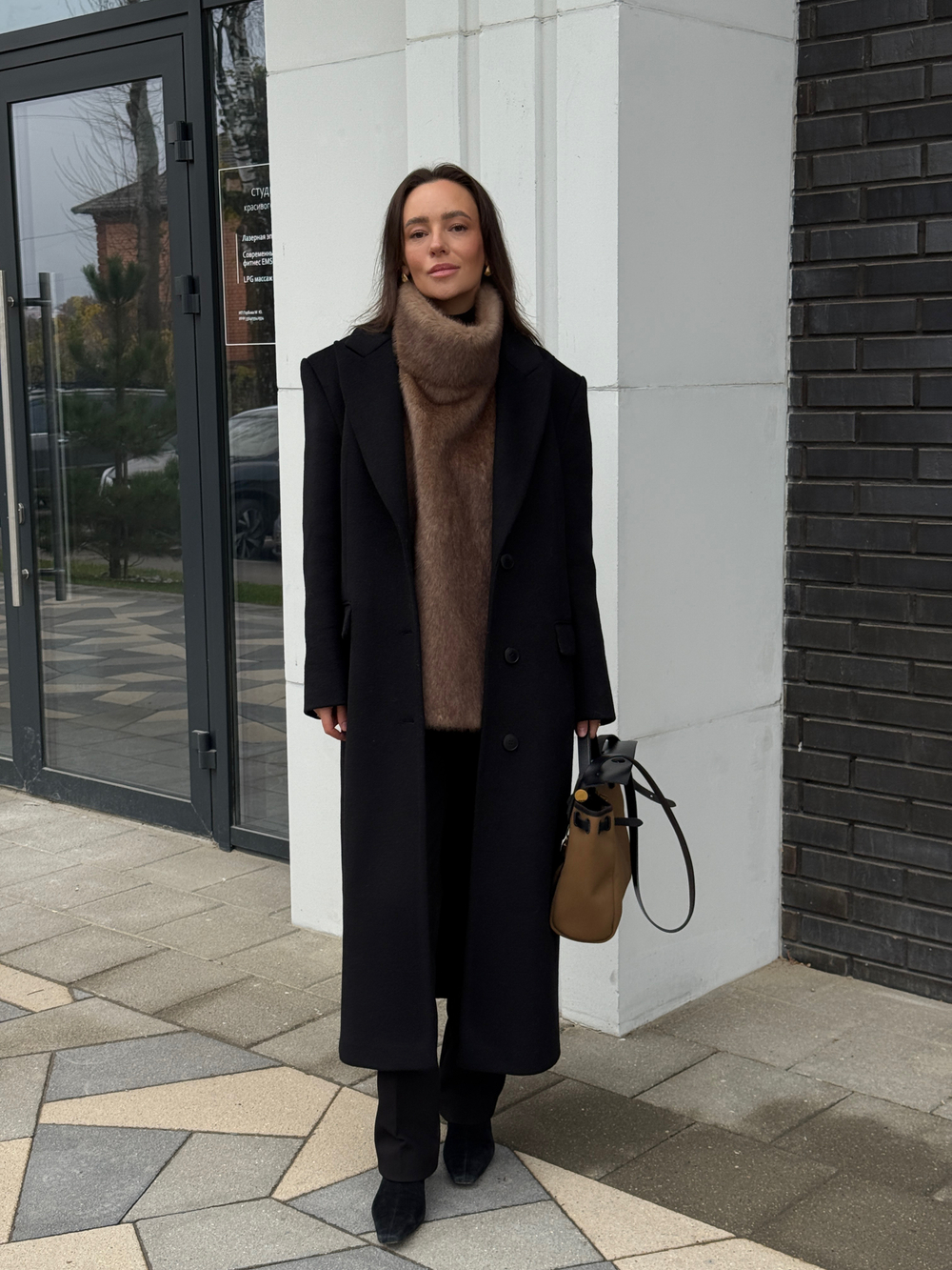 Манишка из эко-меха удлиненная светло-коричневая