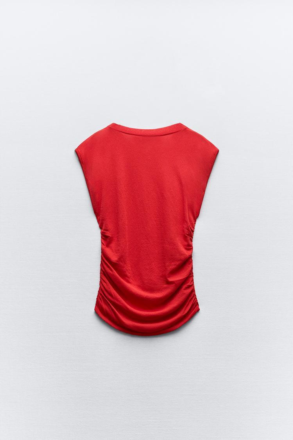 ZARA ТРИКОТАЖНЫЙ ТОП СО СБОРКАМИ ПО БОКАМ, КРАСНЫЙ