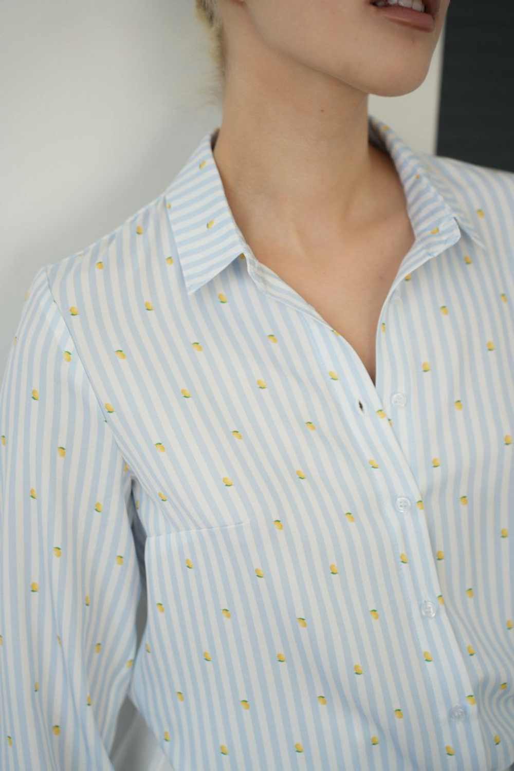 Блузка женская в лимоны М-1352