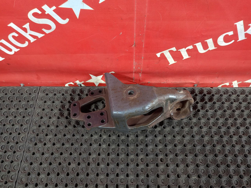 Кронштейн рессоры передней правый