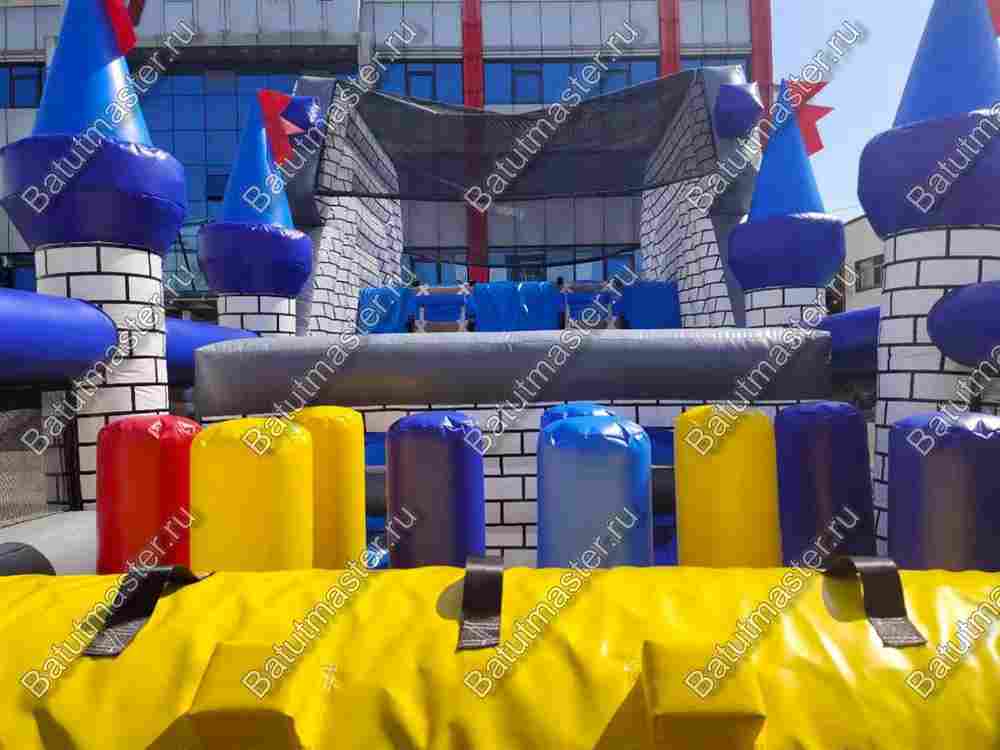 Надувная полоса препятствий "Дворцовое средневековье" размер 12х4х3,8