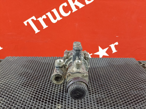 Кран управления тормозами