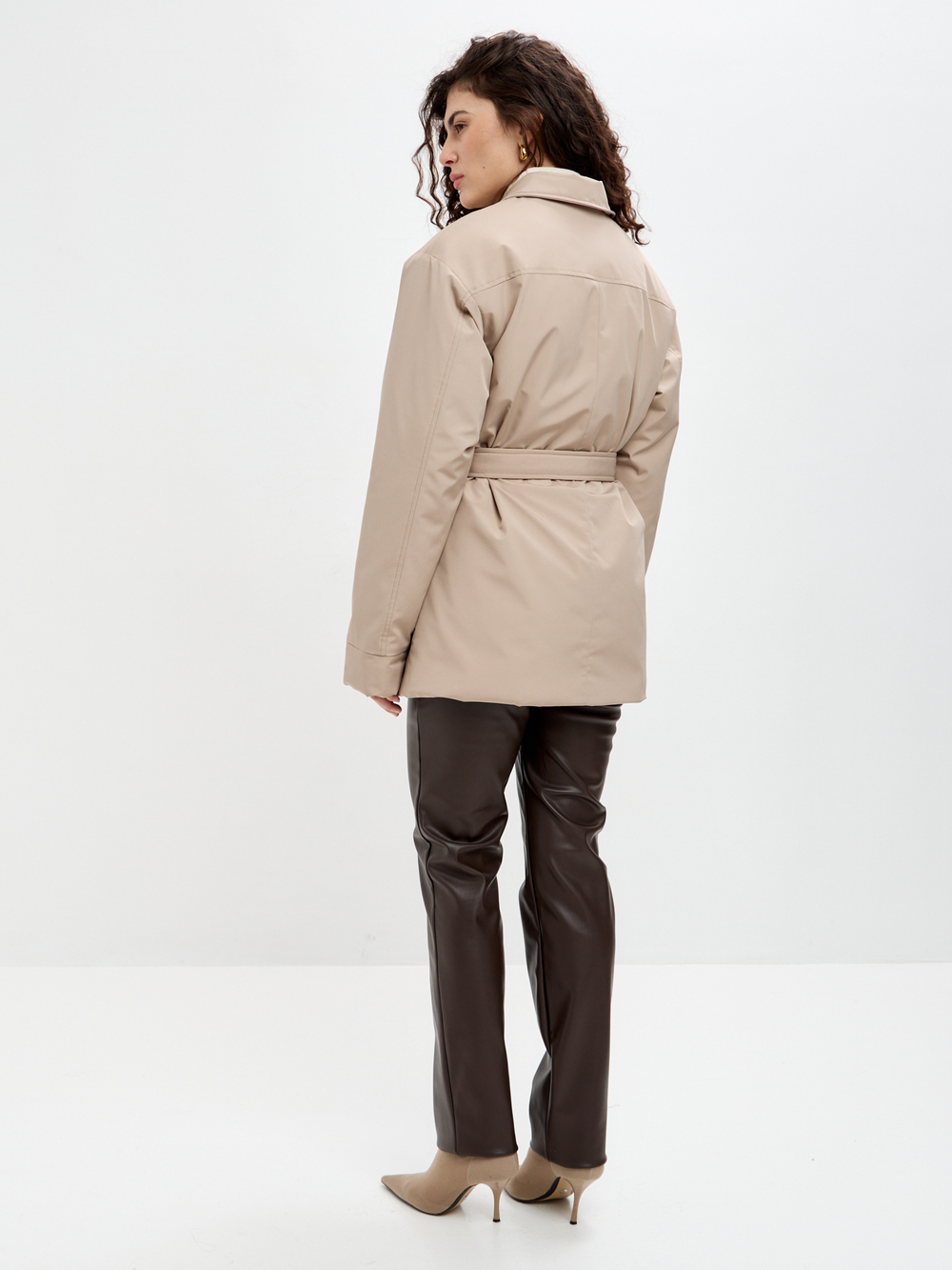 Бежевая куртка Hedman