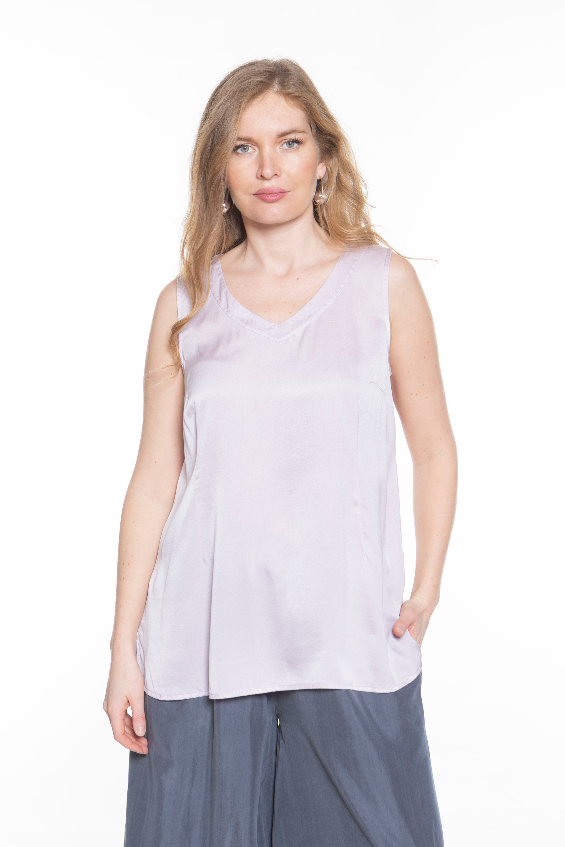 ТОП С V-ОБРАЗНЫМ ВЫРЕЗОМ