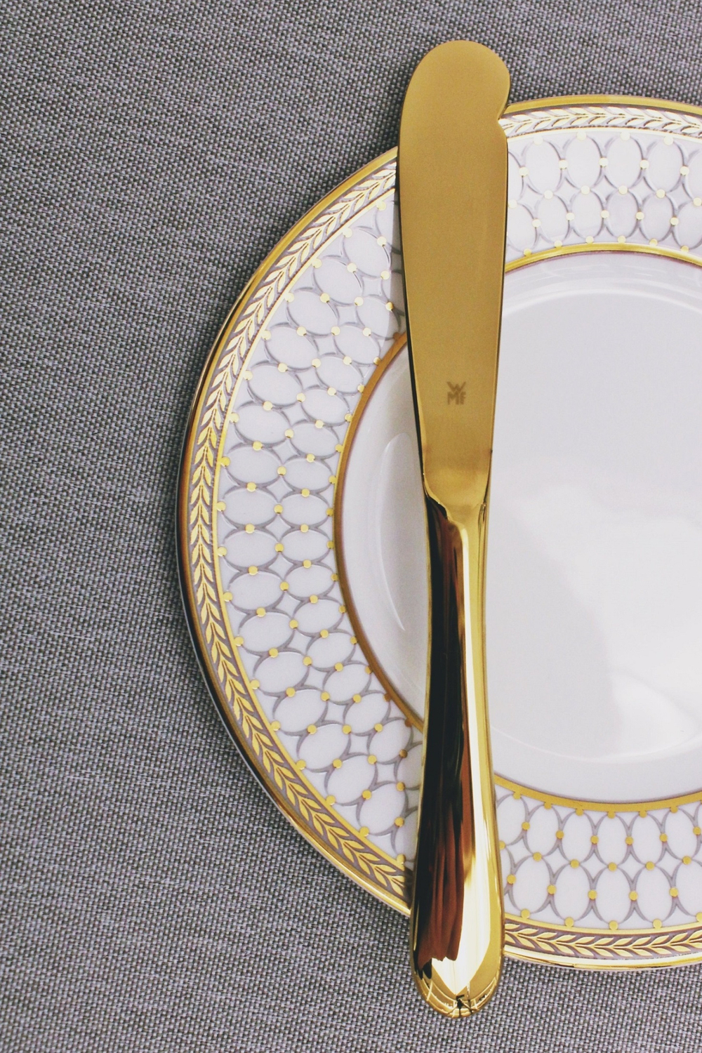 Wedgwood - Десертная тарелка Renaissance Grey 18 см / артикул   1065311  / GTIN 701587471848