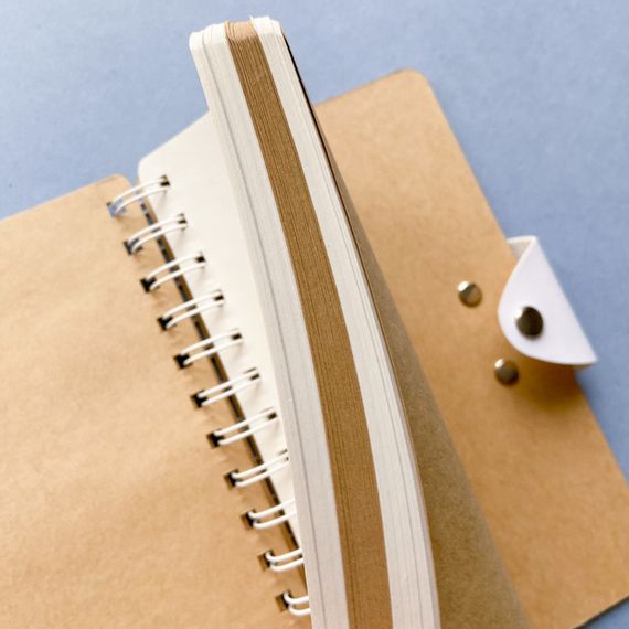 Sketchbook BV, 105×184 мм, 96 л. Ivory 80 г + крафт 80 г, на гребне с хлястиком (4 вида)