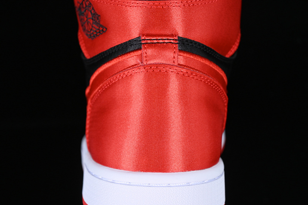 Jordan 1 high og satin hot sale