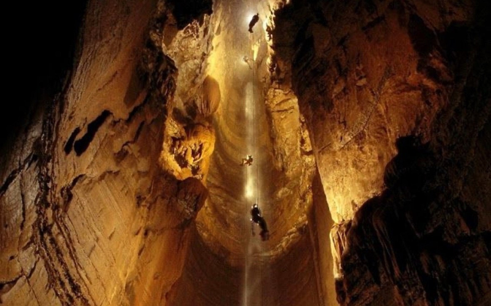 Пещера Крубера (Воронья): Погружение в самую глубину Земли