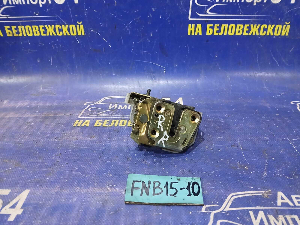 Замок двери задней правой NISSAN SUNNY 2000