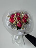 Букет из пионов сорта Корал Шарм и ромашки