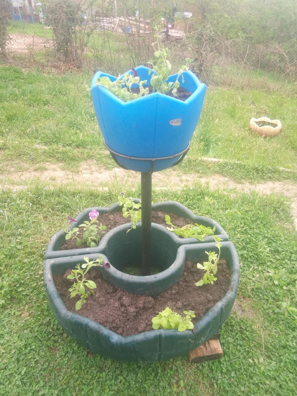 Садовый цветник Стойка с вазонами 400+840, высота 1200