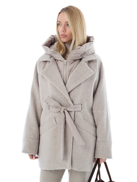 Бежевое пальто-летучая мышь со съемной манишкой и поясом