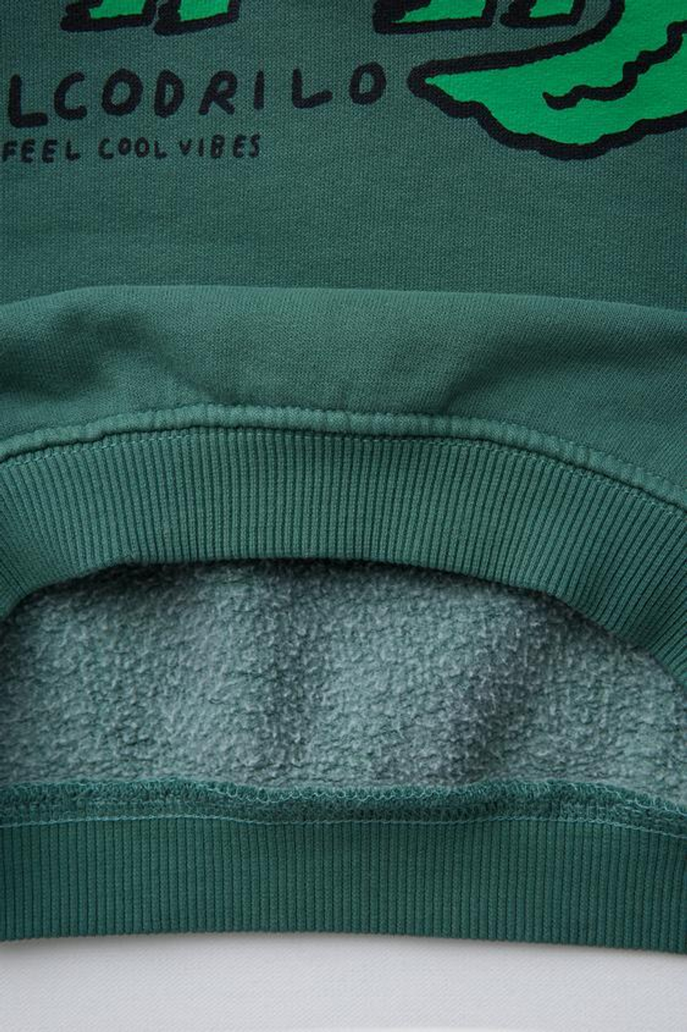 ZARA ТОЛСТОВКА С ПРИНТОМ, ОТТЕНКИ ЗЕЛЕНОГО