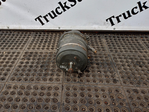 Энергоаккумулятор тормозной передний 2017 г.