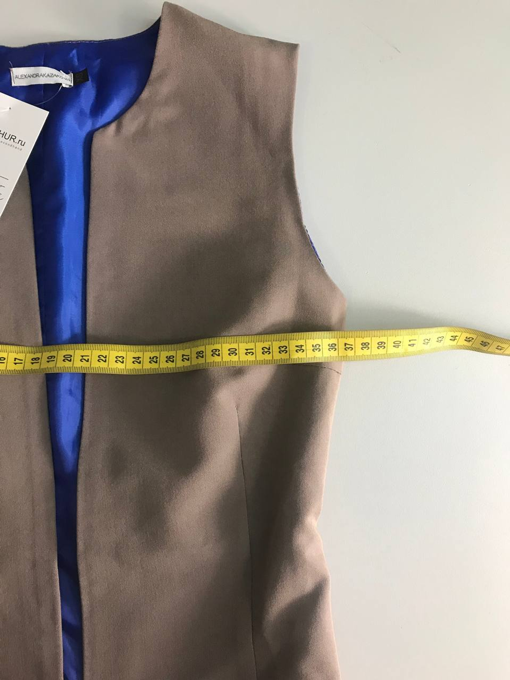 Жилетка Aleksandra Kazakova классическая, маркировка XS, визуально на 42 размер, новая