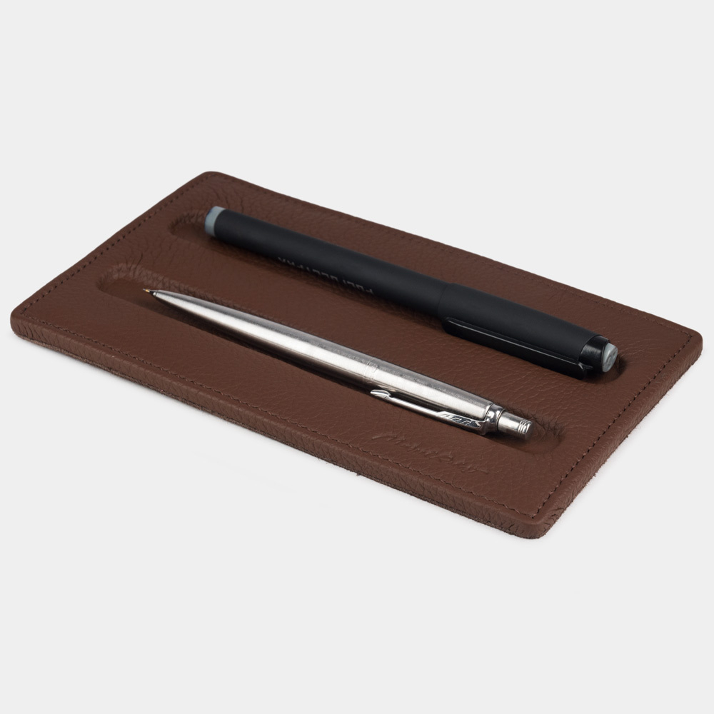 Подставка для ручек из натуральной кожи теленка коричневого цвета