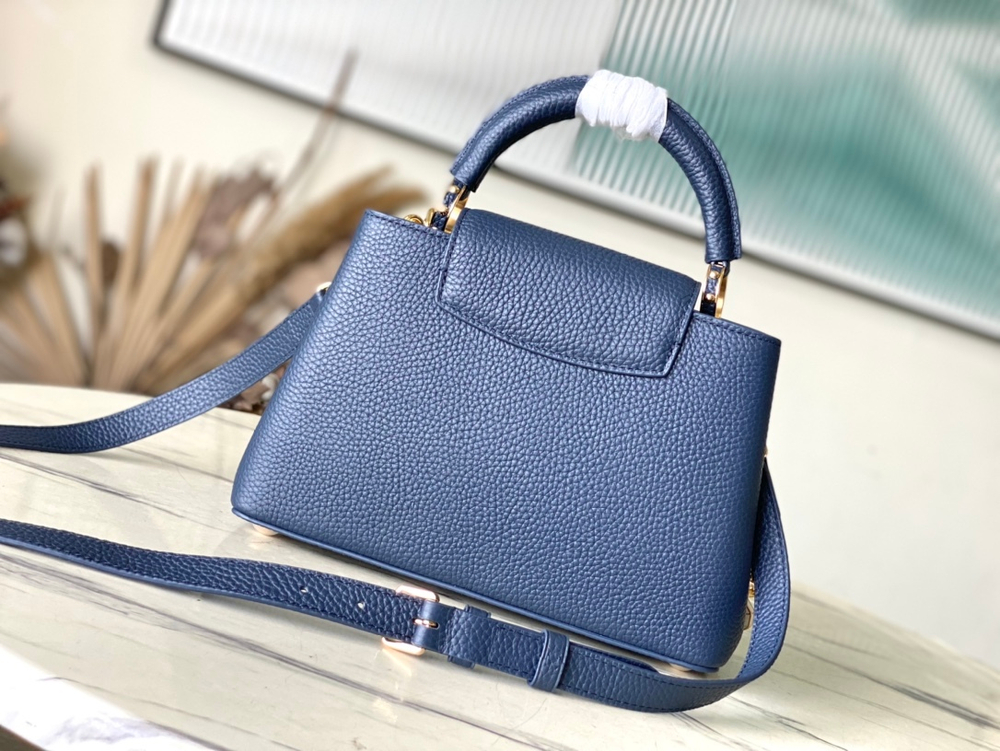 Louis Vuitton Capucines BB