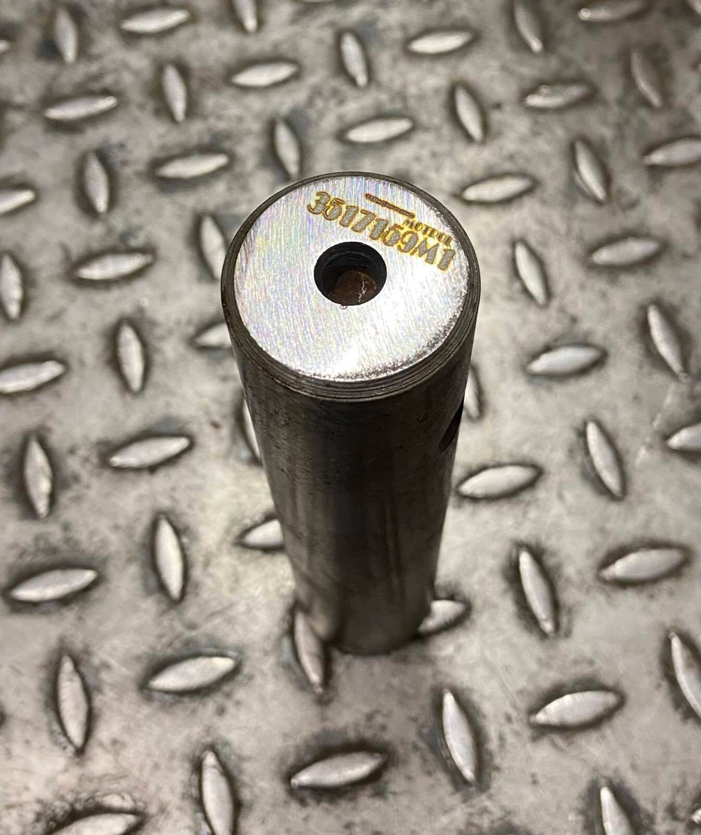 Палец 3517159M1 г/ц челюсти Terex 860