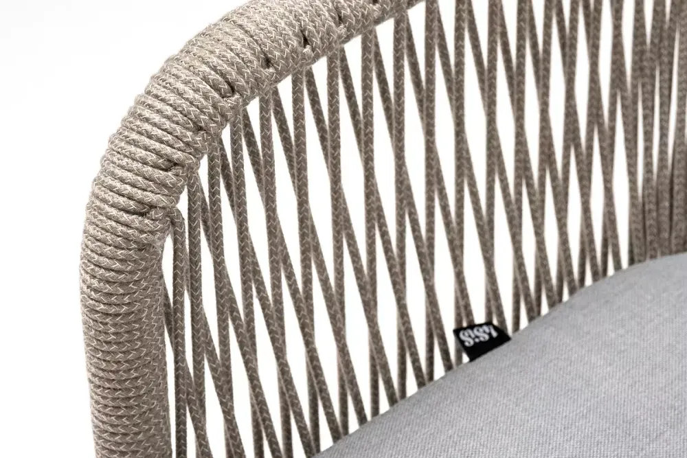 "Лион" стул плетеный из роупа, каркас алюминий светло-серый (RAL7035) шагрень, роуп серый меланж круглый, ткань светло-серая