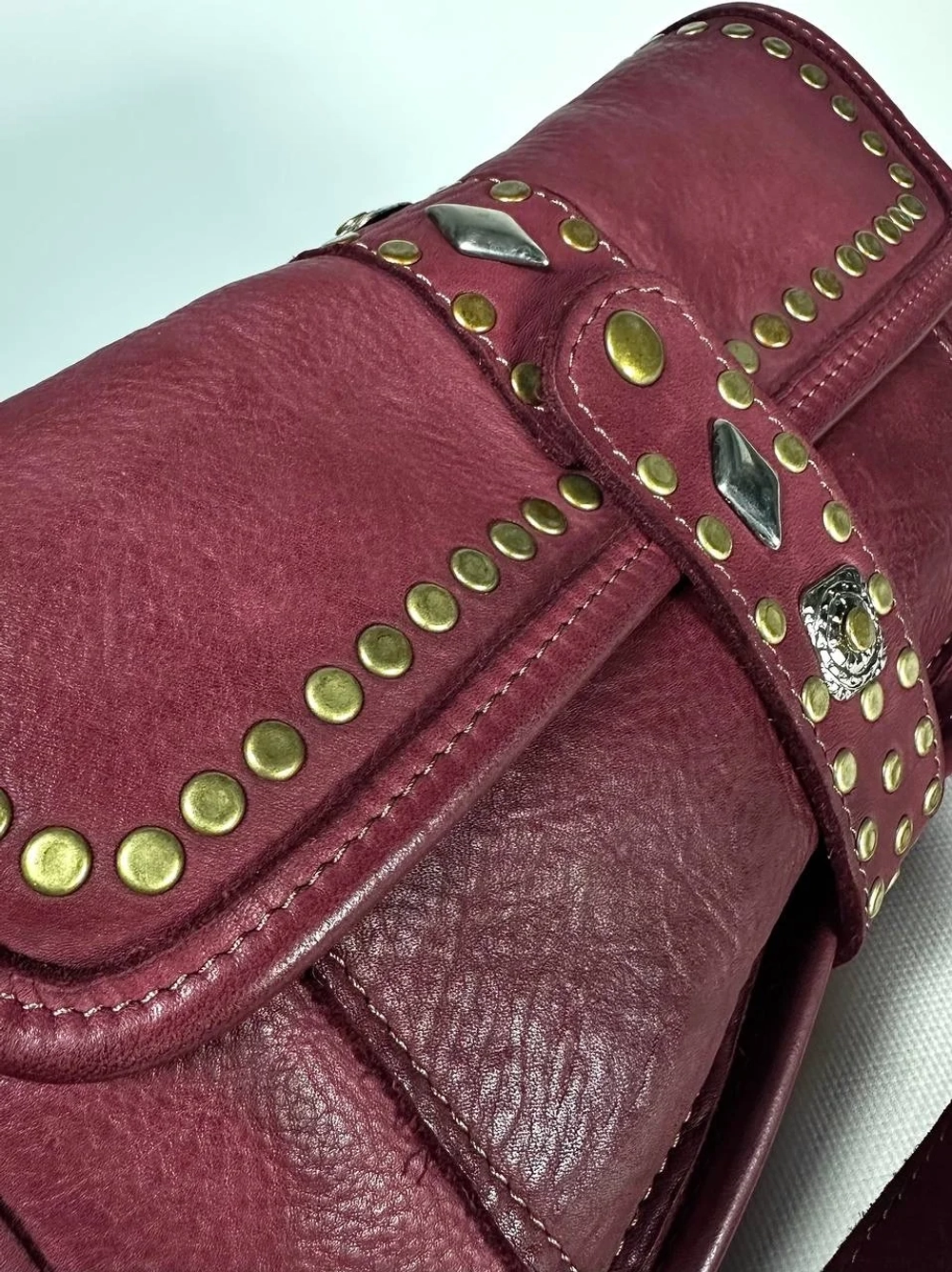 Женская сумка-клатч из натуральной кожи бордового цвета