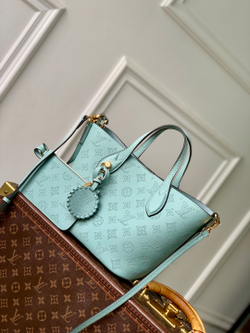 Louis Vuitton Blossom PM