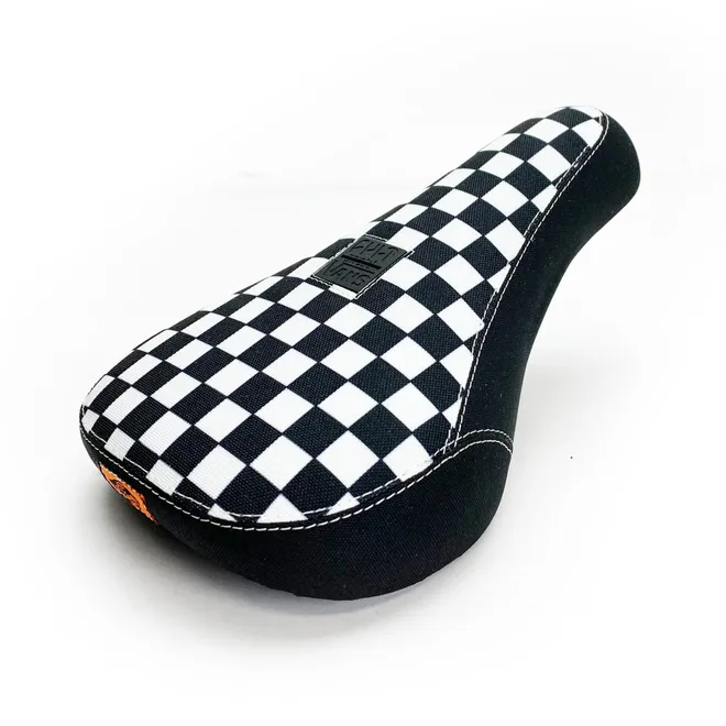 Седло Cult x Vans Slip On Checkered Mid Pivotal