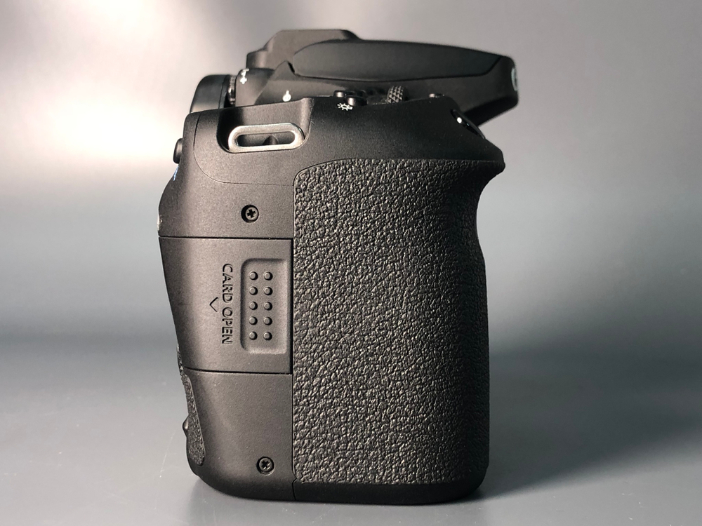 Canon 90D, 2000 кадров пробега