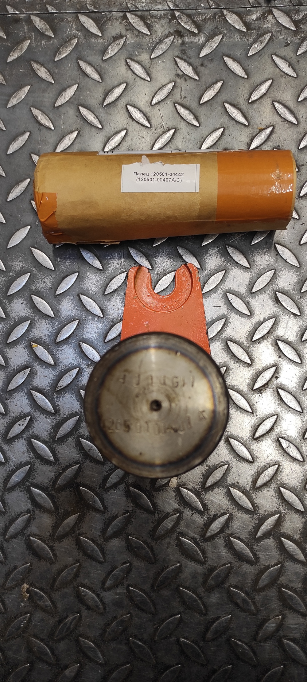 Палец 120501-04442