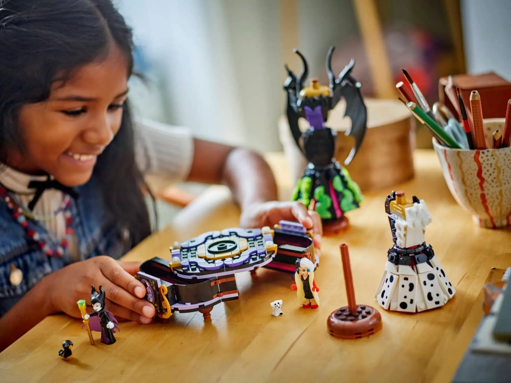 Конструктор LEGO Disney 43262 Платья Малефисенты и Круэллы Де Виль