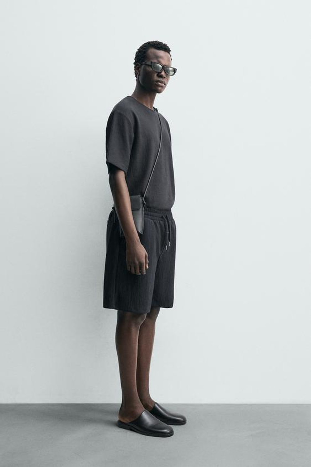 ZARA ШОРТЫ-ДЖОГГЕРЫ ИЗ РЕЛЬЕФНОЙ ТКАНИ, СТАЛЬНОЙ СИНИЙ