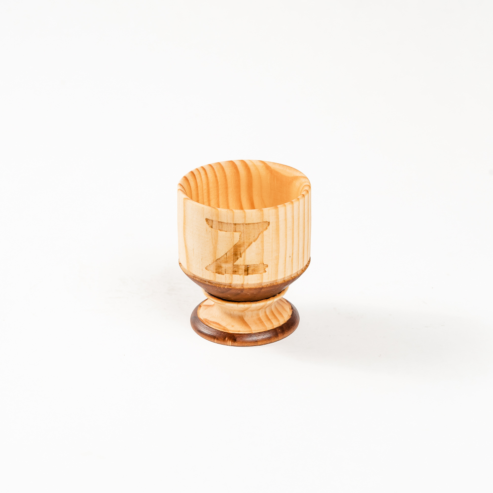 Деревянная рюмка (стопка, шот) из древесины сибирского кедра для крепких напитков. R45