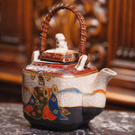 Антикварный японский чайник в стиле сацума