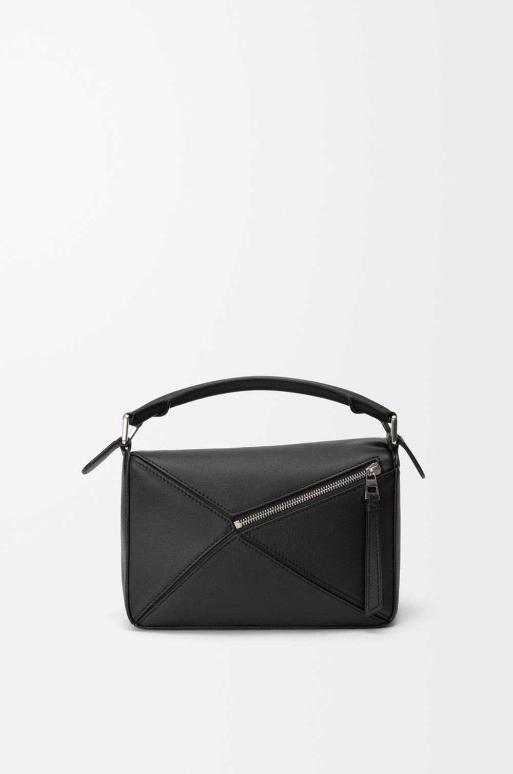 Loewe Маленькая сумка Puzzle с бахромой из классической телячьей кожи, черный