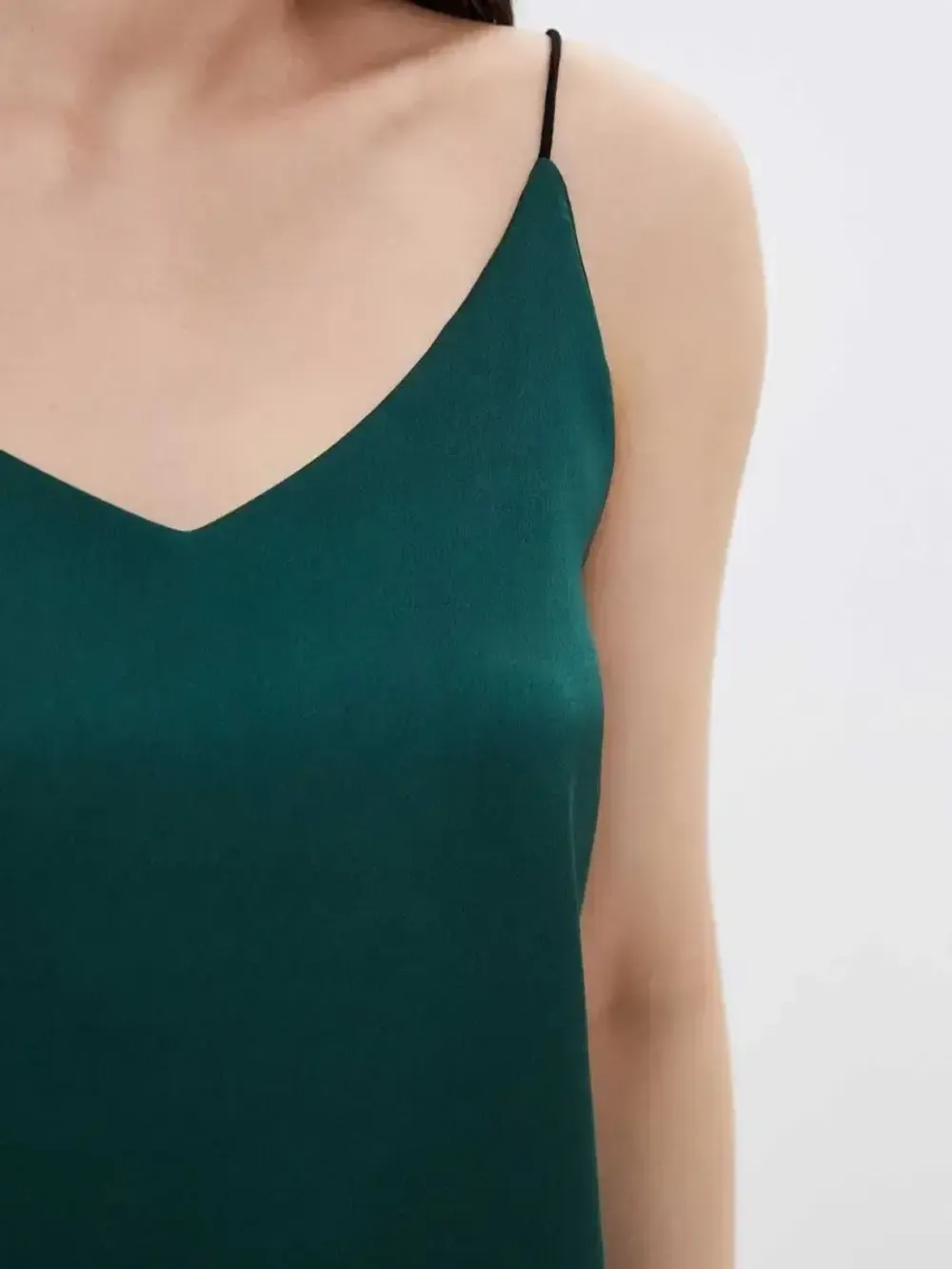 Топ на бретелях