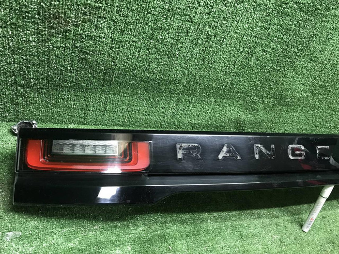 Фонарь крышки багажника Range Rover Velar (17-23)