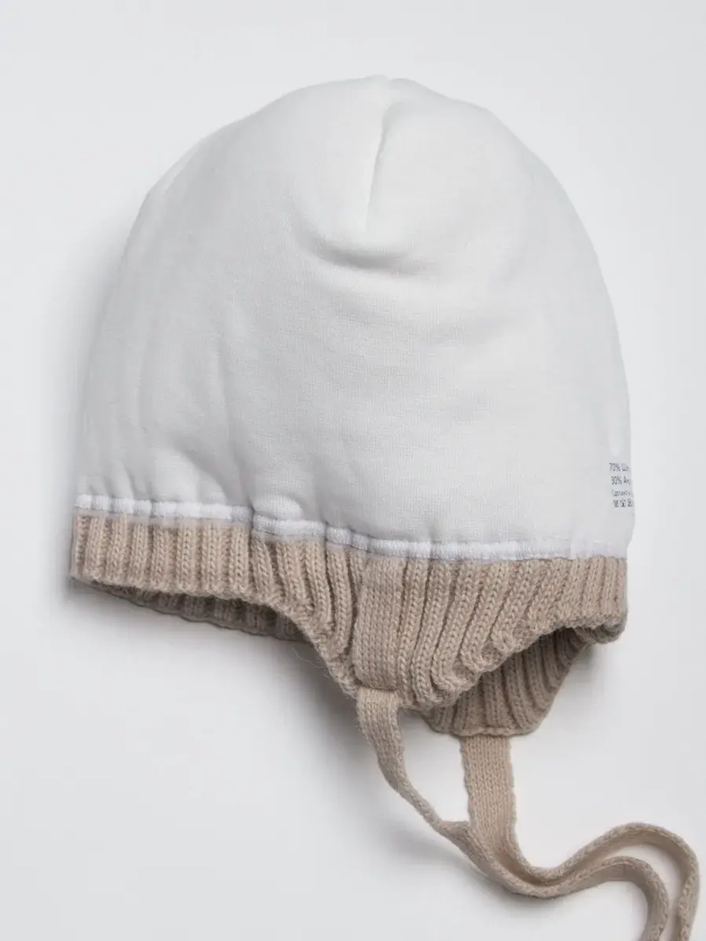 Шапка зимняя с помпоном и ушками для девочки