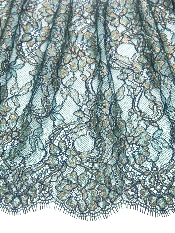 01-45 Кружево шантильи 24 см, зеленый/золото