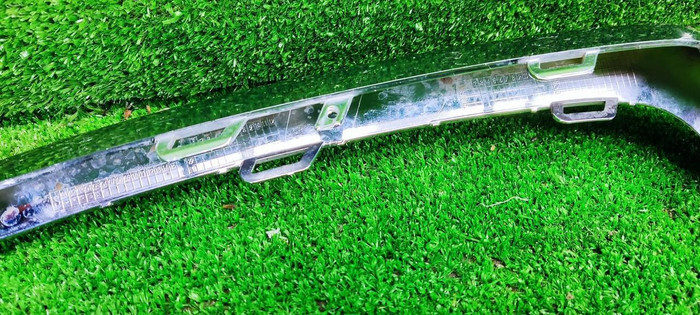 Молдинг переднего бампера правый Mercedes C w205 (2014-2018) AMG