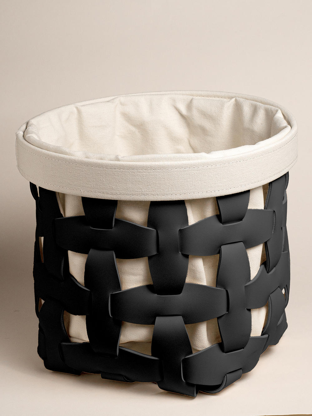 Корзина с чехлом Черная средняя