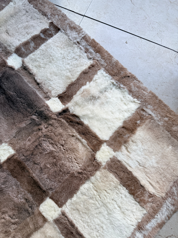 Ковер прямоугольный натуральный мех овчина, 200 х 180 см.