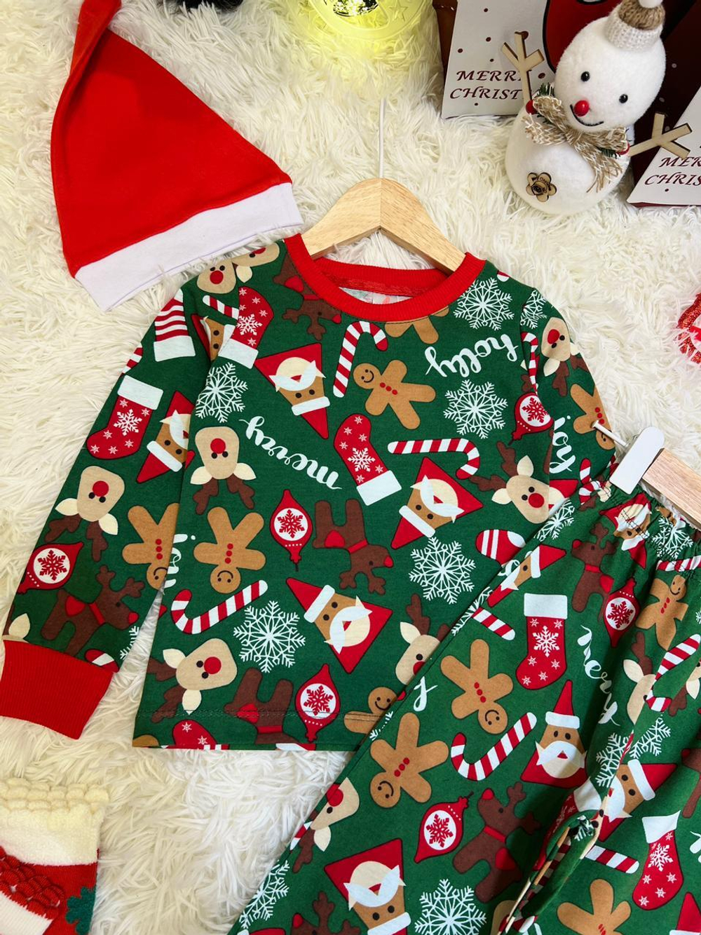 Санта - новогодняя пижама для мальчиков и девочек 2 600 тг./шт. (оптом - цена за 5 размеров)