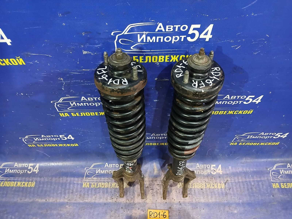 Стойка передняя правая Honda CRV 1996