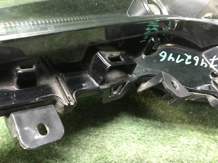 Битая ПТФ правая Lexus LX 3 570 (2015-2023)