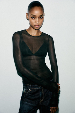 ZARA ПОЛУПРОЗРАЧНАЯ ФУТБОЛКА СО СБОРКАМИ, ЧЕРНЫЙ