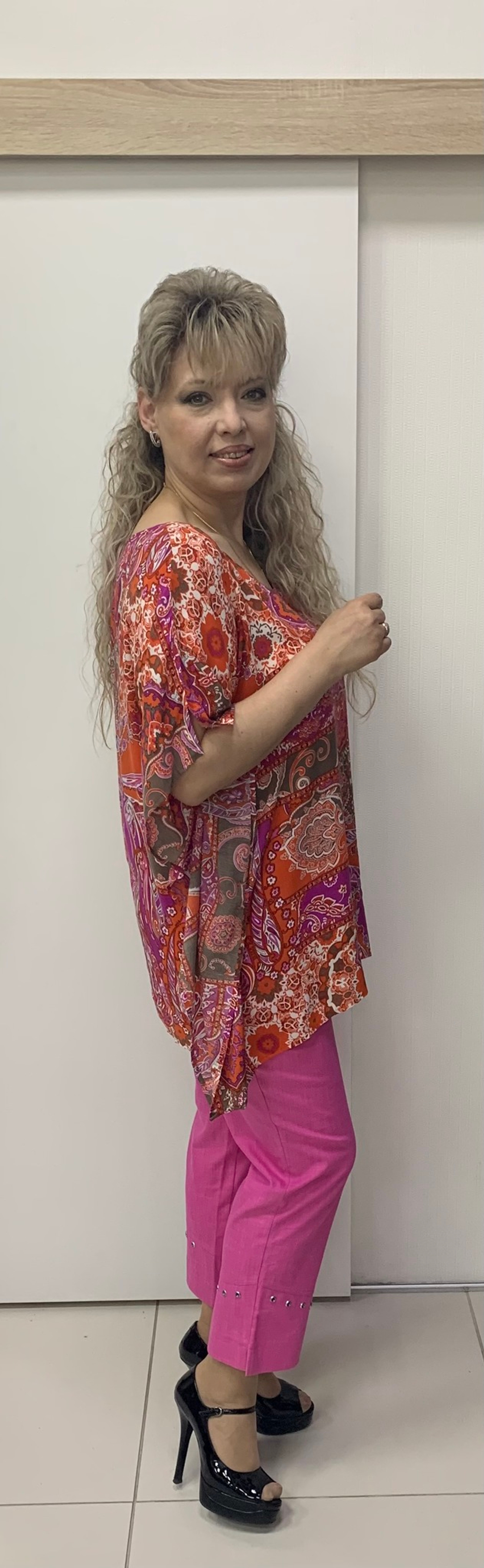 Пончо-туника яркой оранжевой расцветки