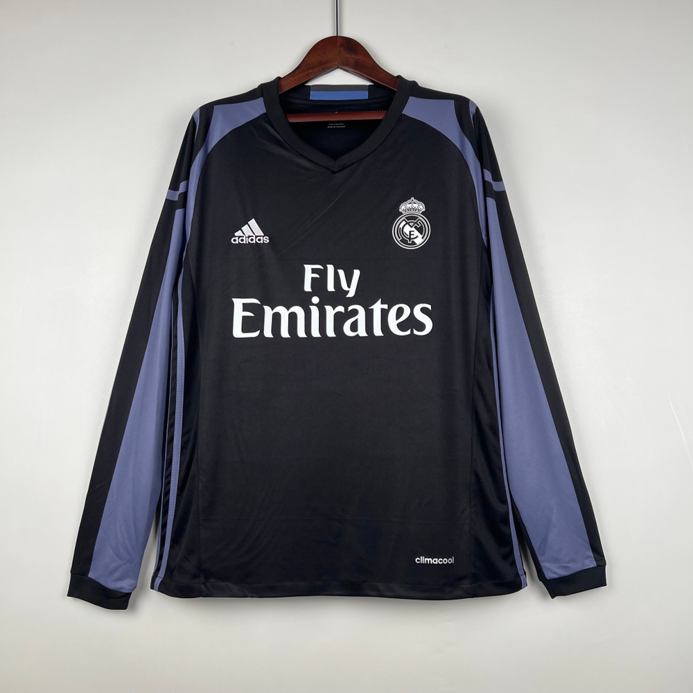 Купить альтернативную ретро форму c длинными рукавами «Реал Мадрид» 16/17